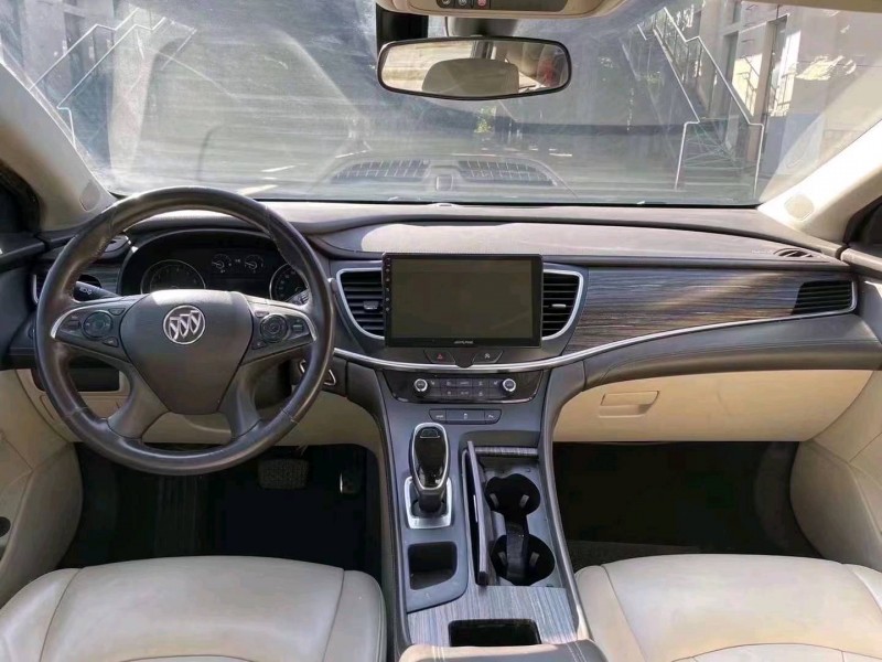 枣庄17年别克君越8