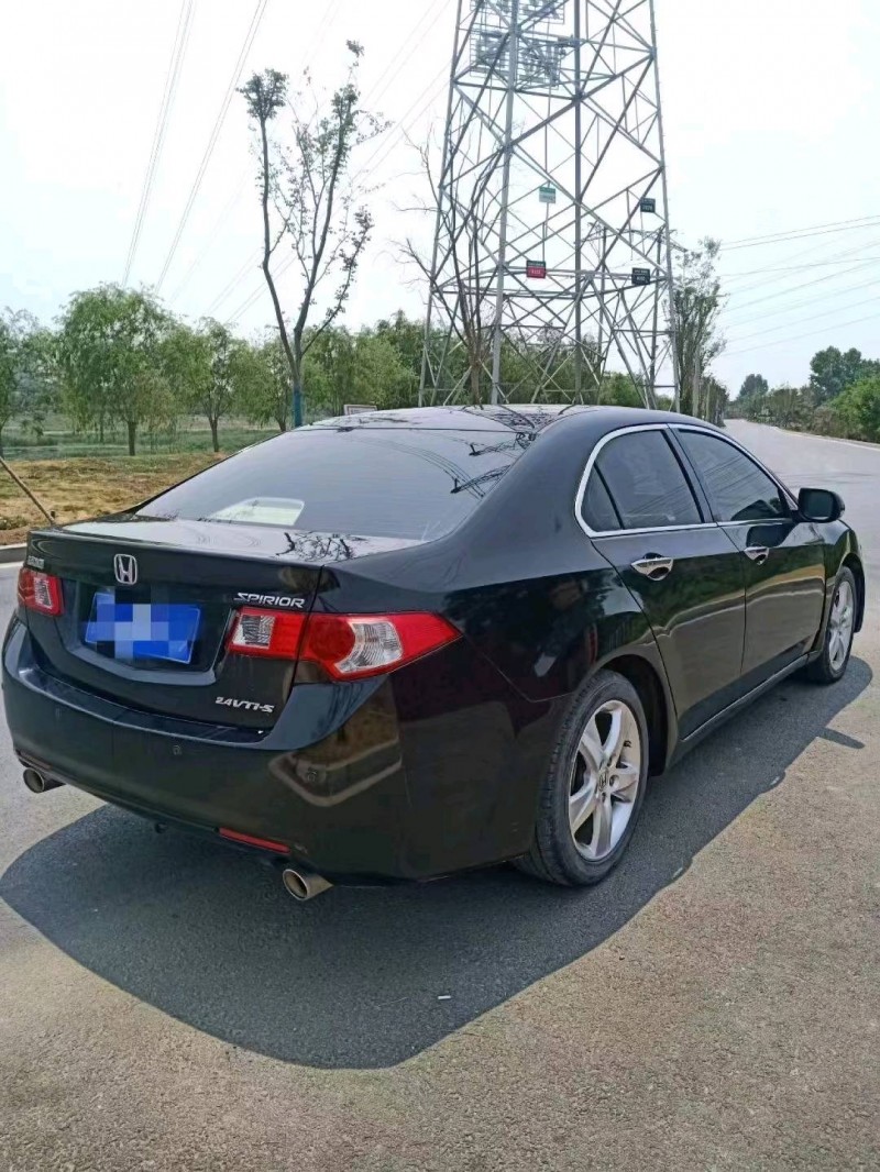 济南12年本田思铂睿3