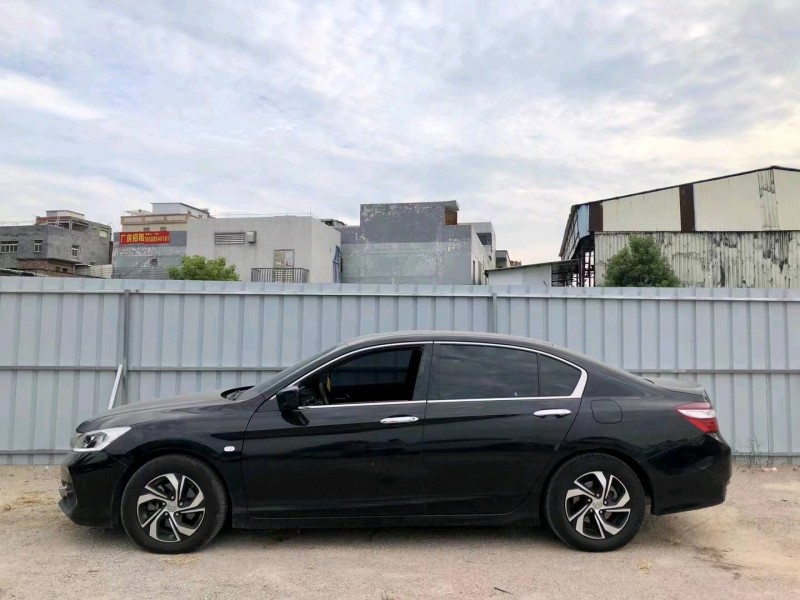 广州16年本田雅阁3