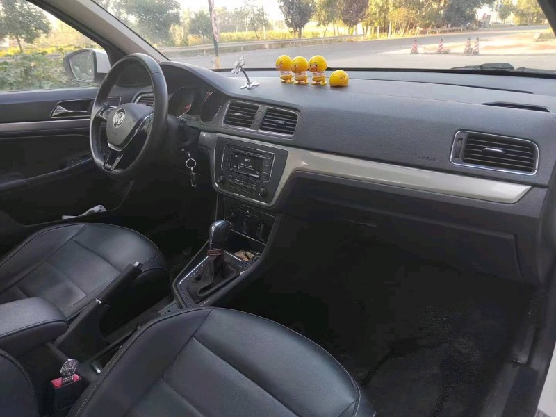 北京16年大众朗逸8