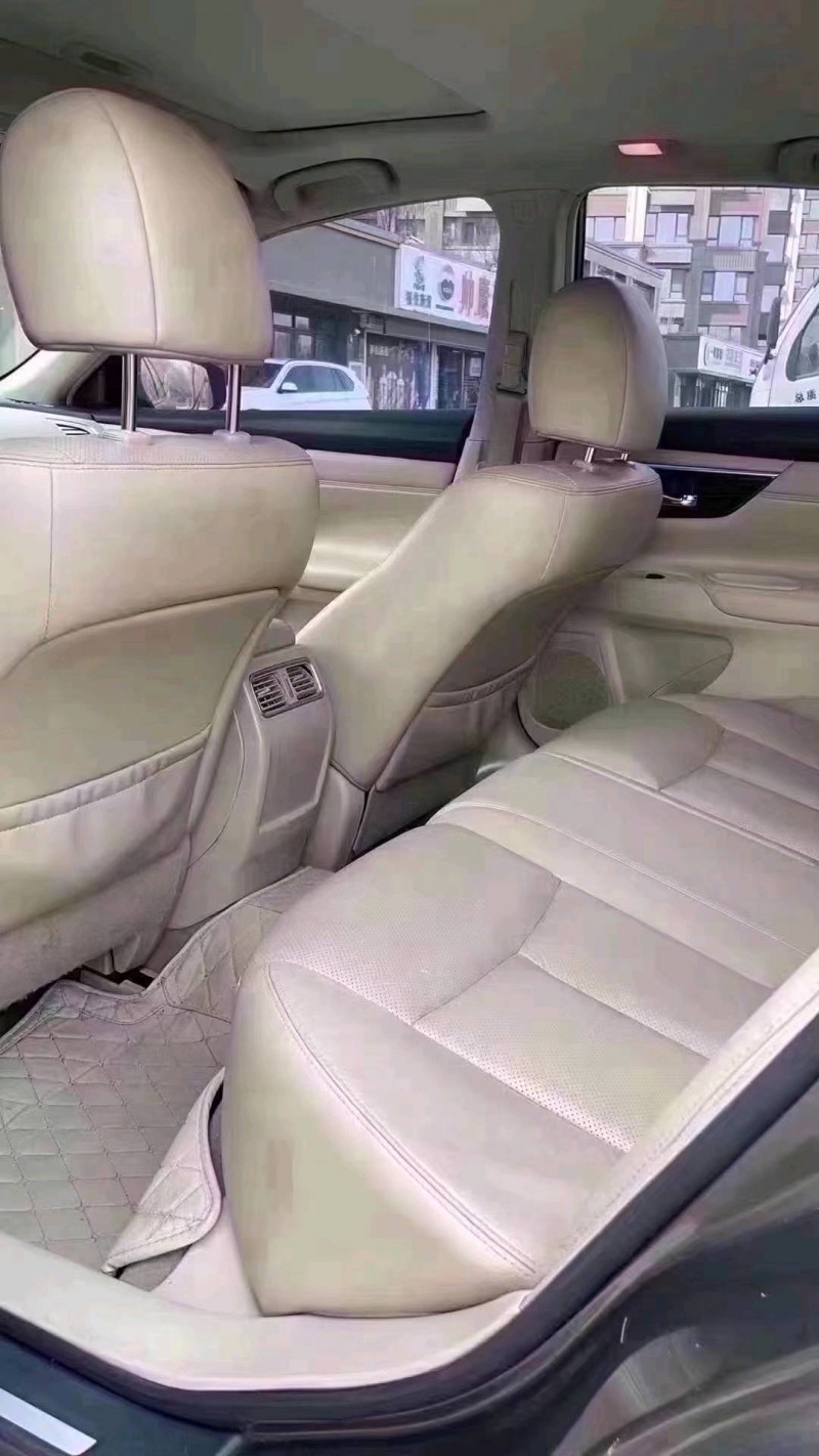 北京16年日产天籁4