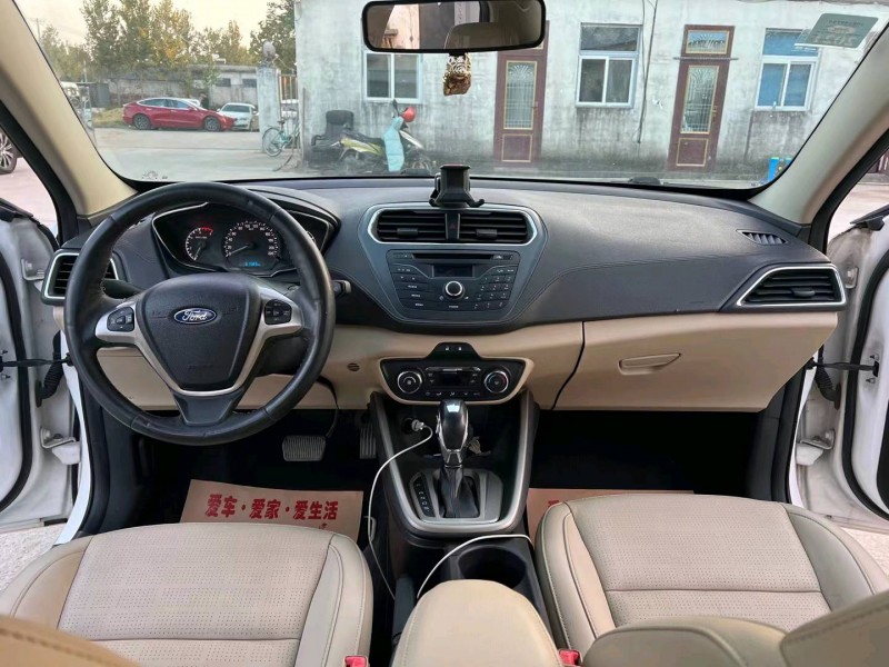 徐州15年福特福睿斯5