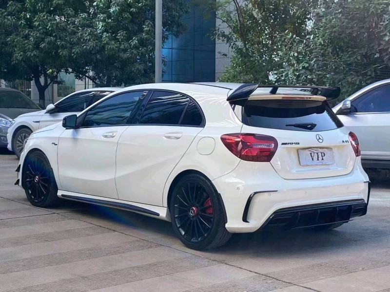 广州17年奔驰AMG3