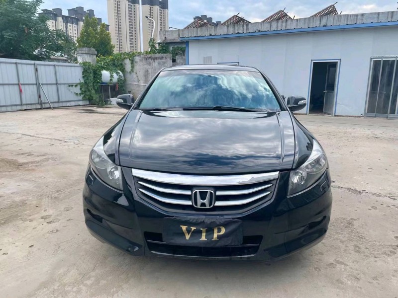 济宁11年本田雅阁1