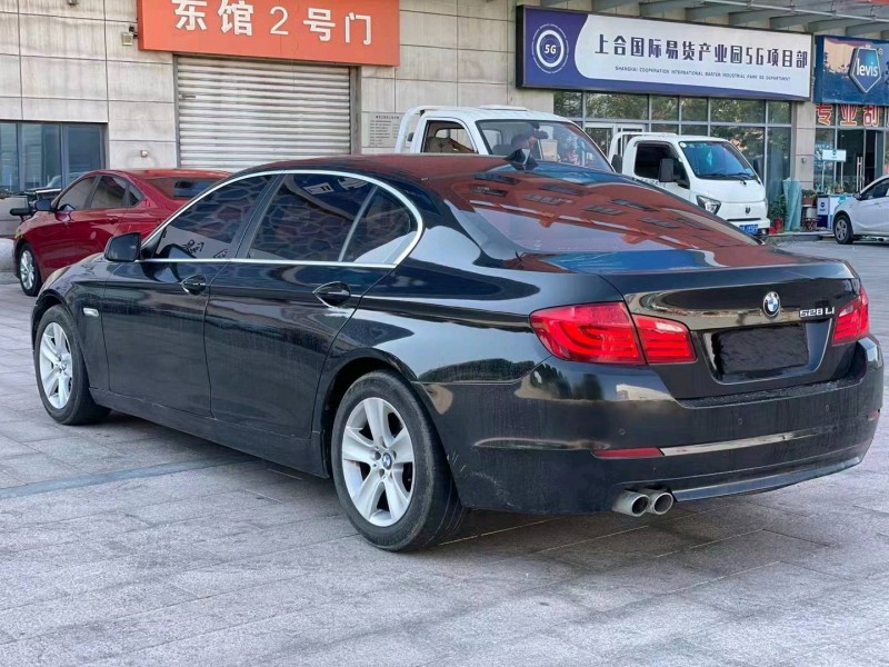 东营11年宝马5系5