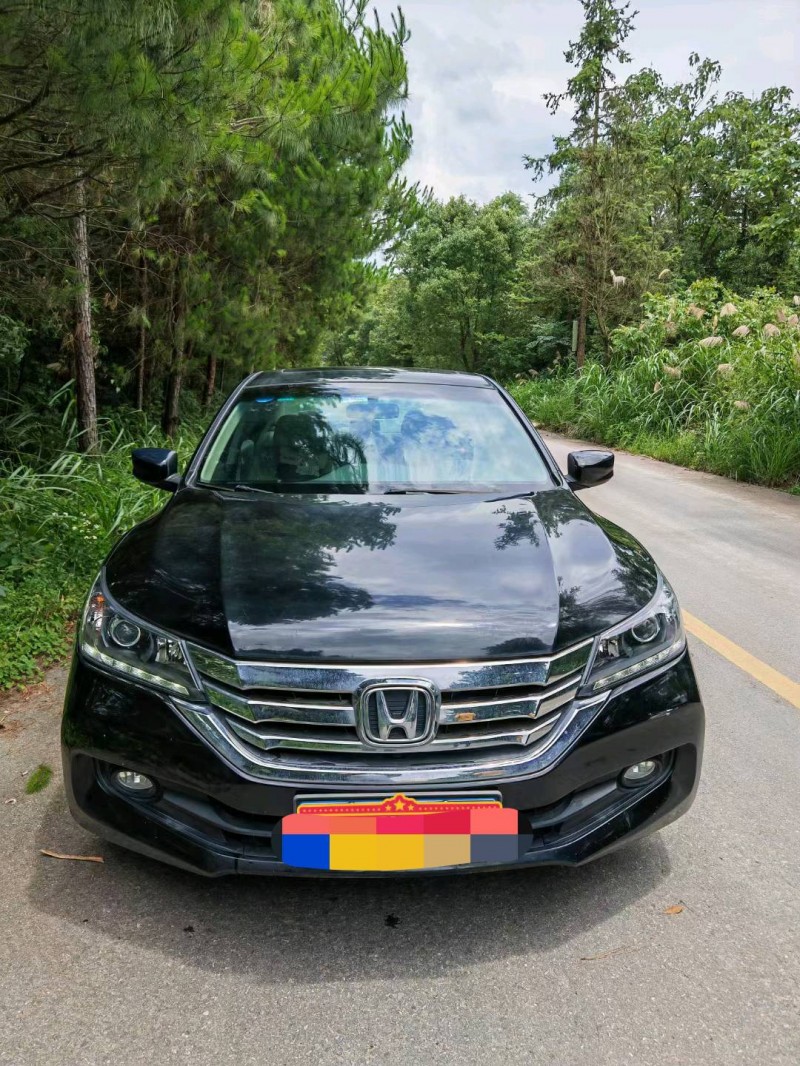 宜春14年本田雅阁1