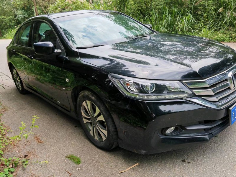 宜春14年本田雅阁2