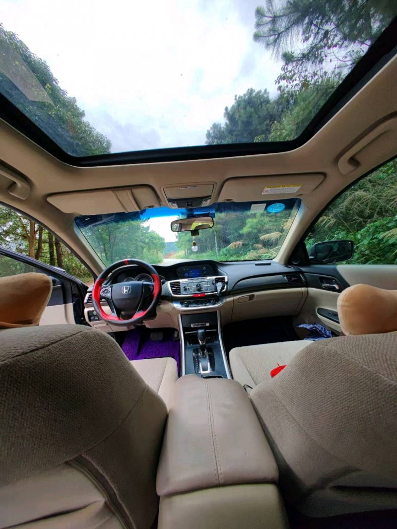 宜春14年本田雅阁3