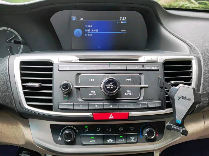 宜春14年本田雅阁5