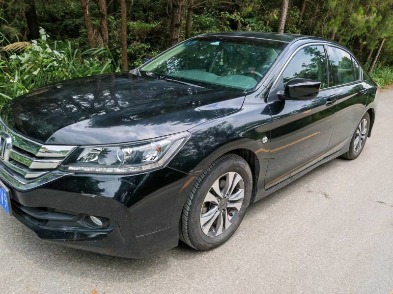 宜春14年本田雅阁8