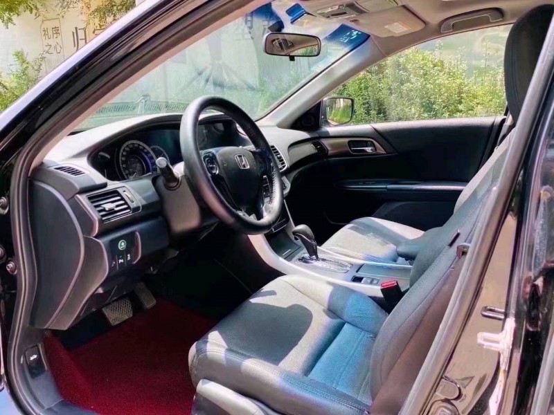 济南14年本田雅阁8