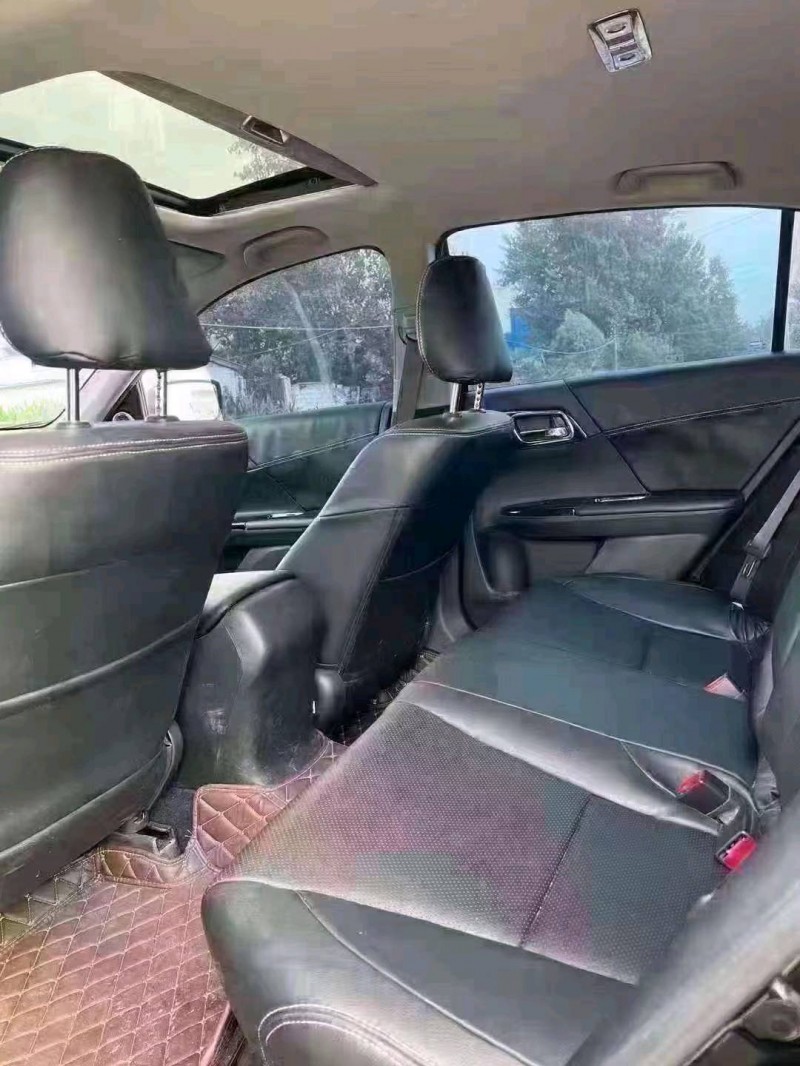 济宁17年本田雅阁4