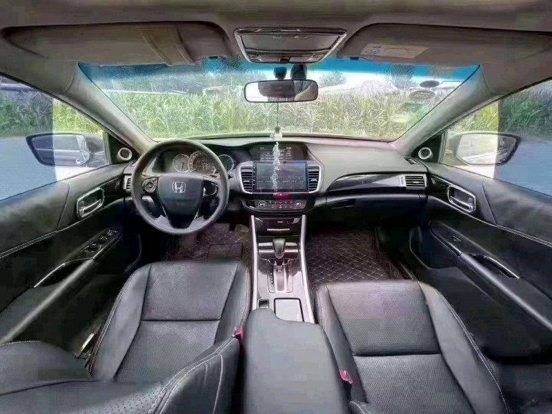 济宁17年本田雅阁3