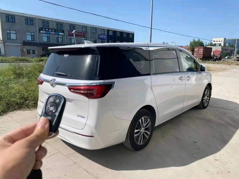 青岛22年别克GL86