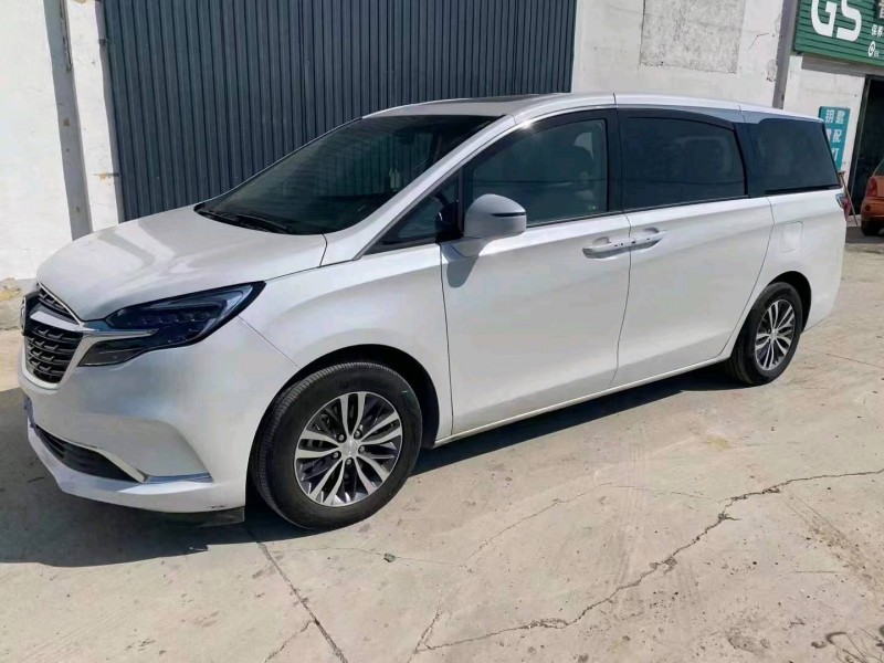 青岛22年别克GL85