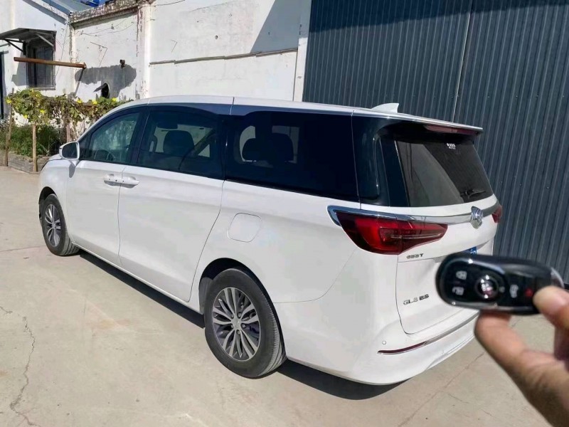 青岛22年别克GL84