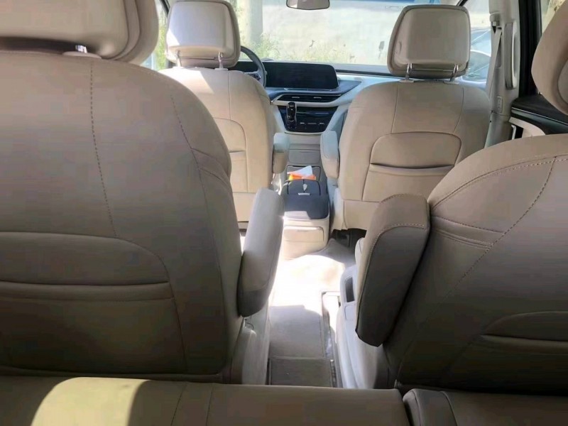 青岛22年别克GL81