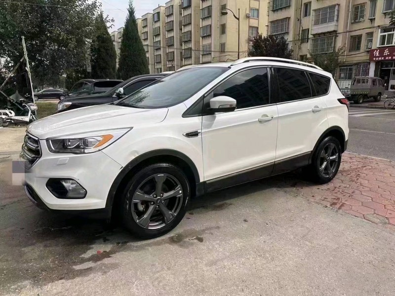 东营19年福特翼虎1