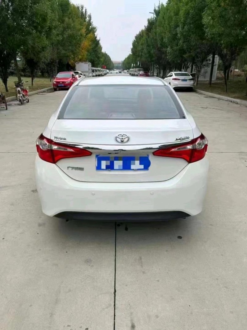 北京16年丰田雷凌4