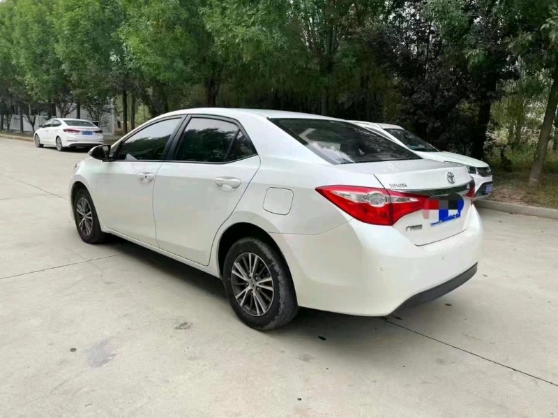 北京16年丰田雷凌5