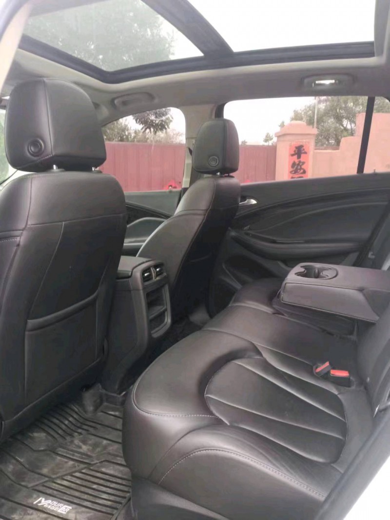 青岛18年别克昂科威1