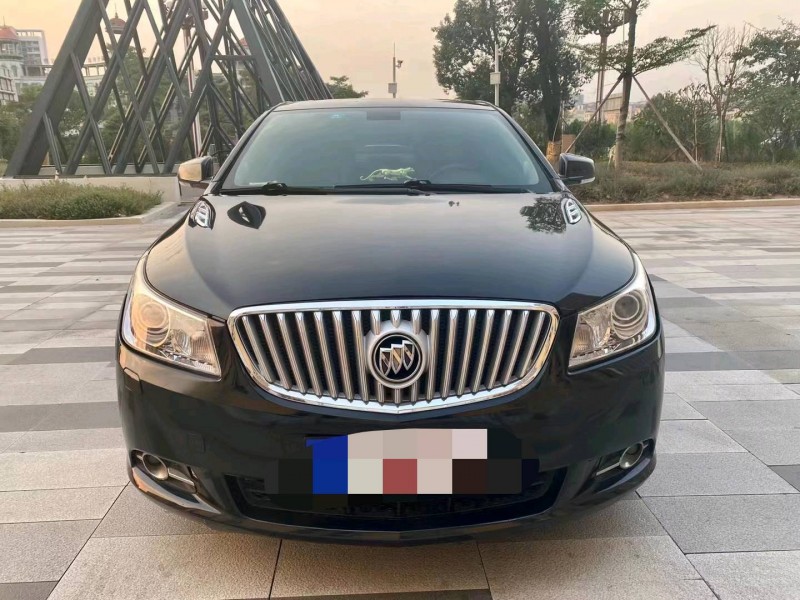 珠海10年别克君越1