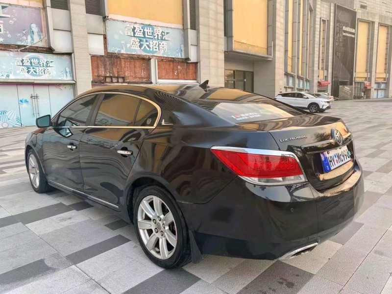 珠海10年别克君越6