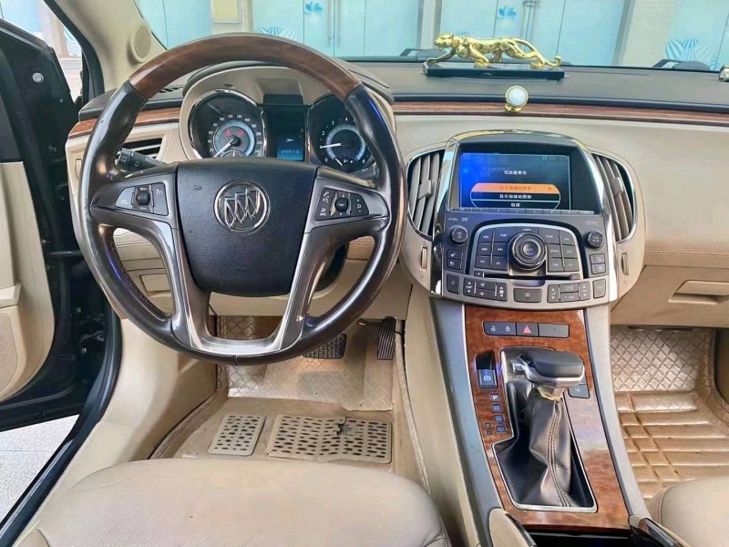 珠海10年别克君越7