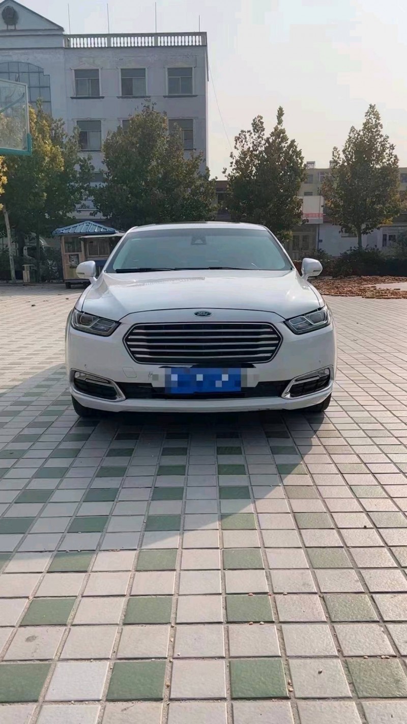 北京16年福特金牛座1