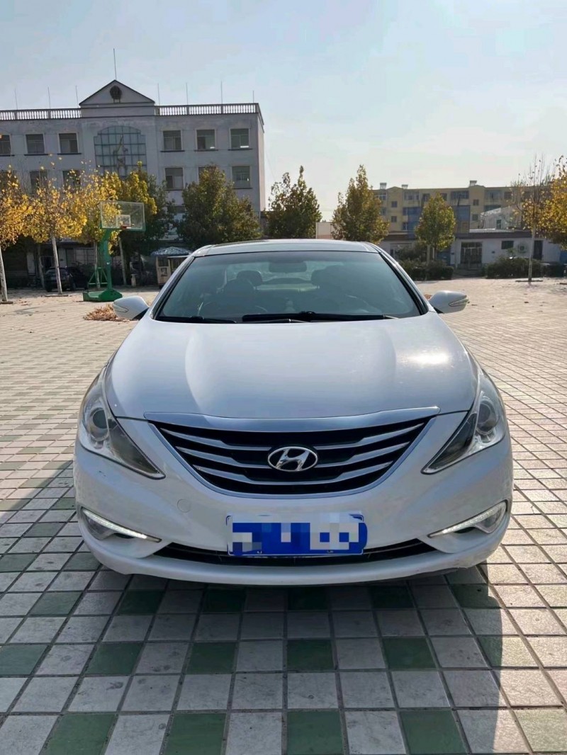 北京14年现代索纳塔八1