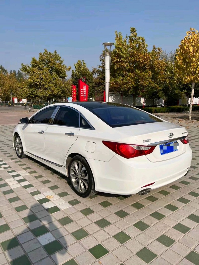 北京14年现代索纳塔八7