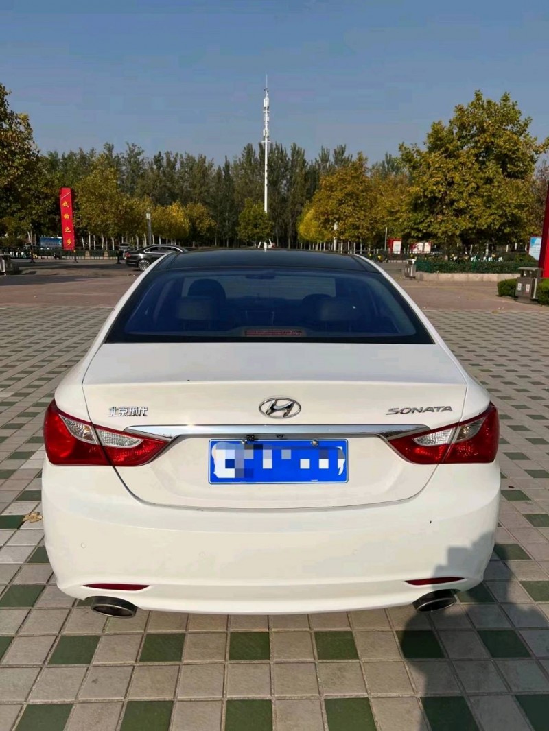 北京14年现代索纳塔八9