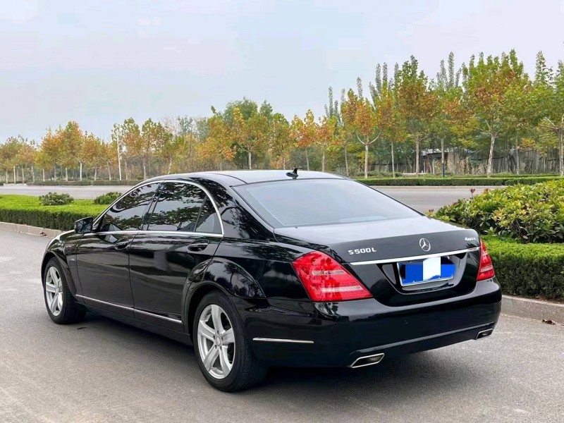 北京13年奔驰S8