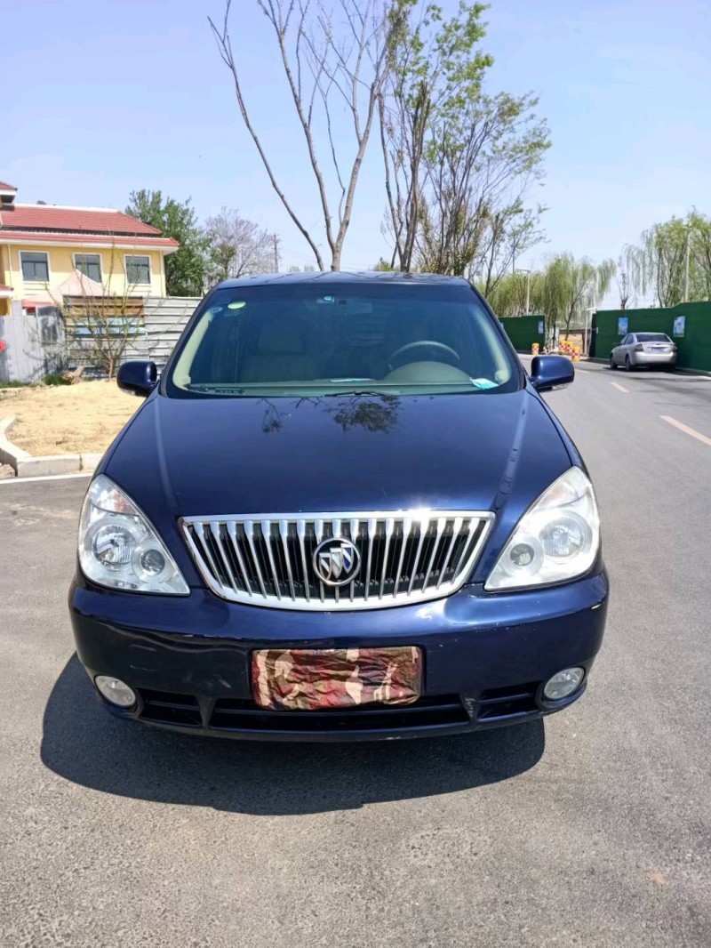 济南16年别克GL81