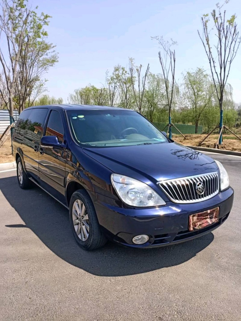 济南16年别克GL82