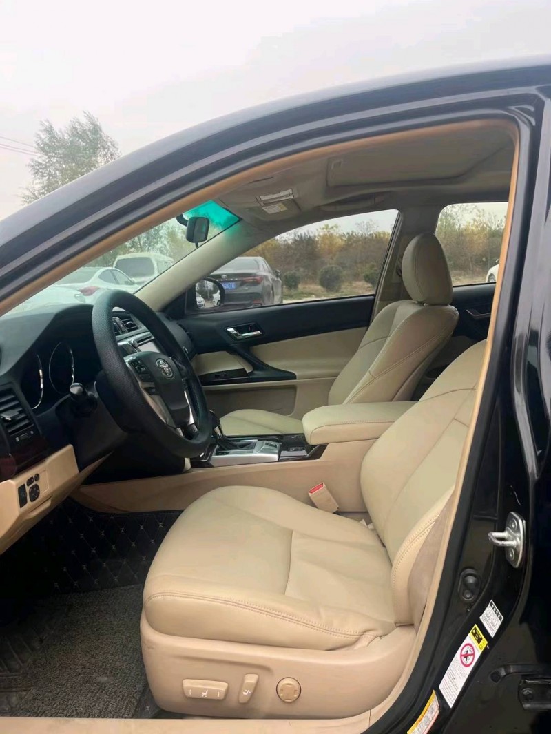 保定12年丰田锐志4