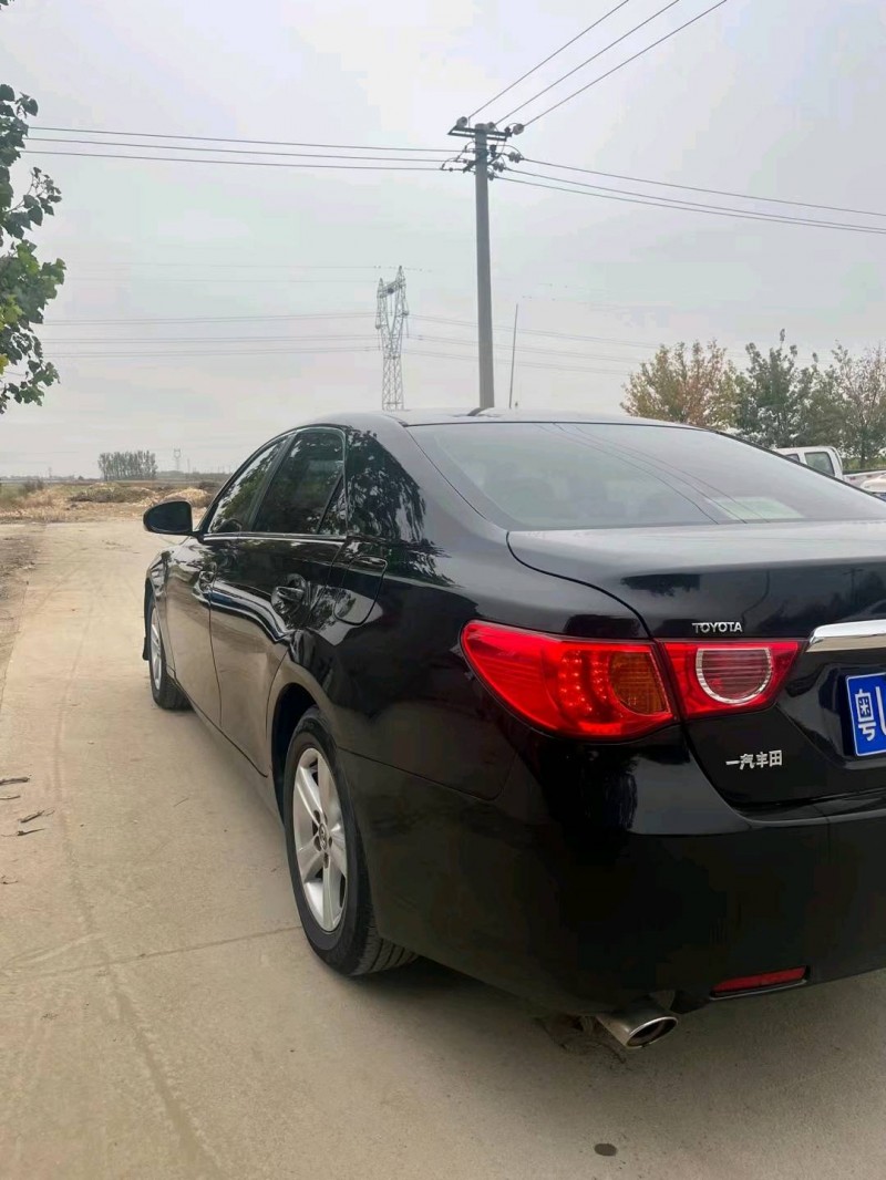 保定12年丰田锐志8