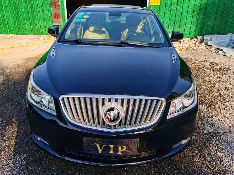 邢台11年别克君越1