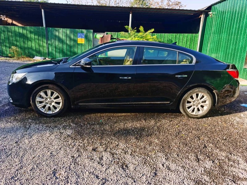 邢台11年别克君越3