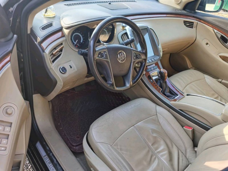 邢台11年别克君越4