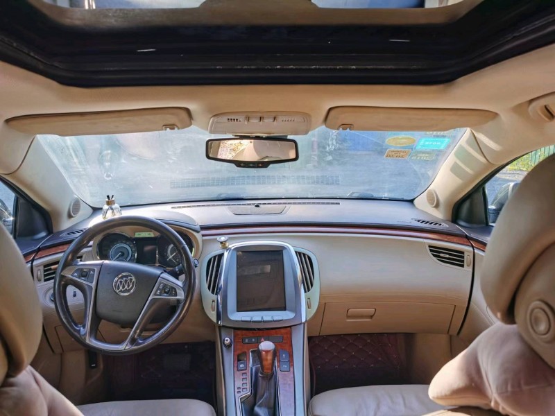 邢台11年别克君越6