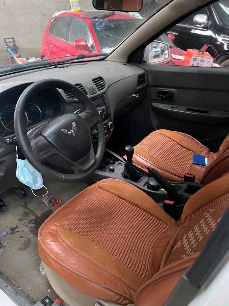 东营18年五菱汽车宏光4