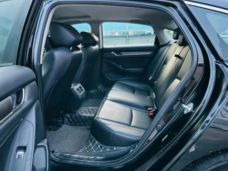 东莞18年本田雅阁5