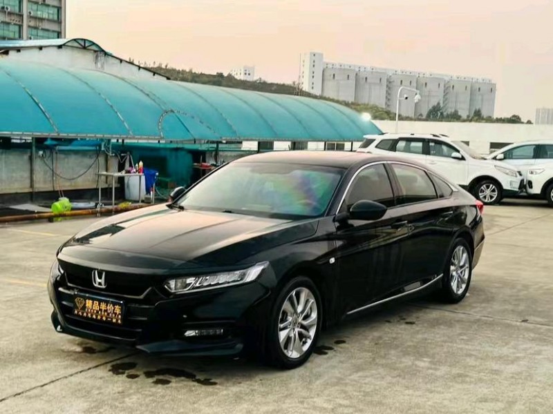 东莞18年本田雅阁6