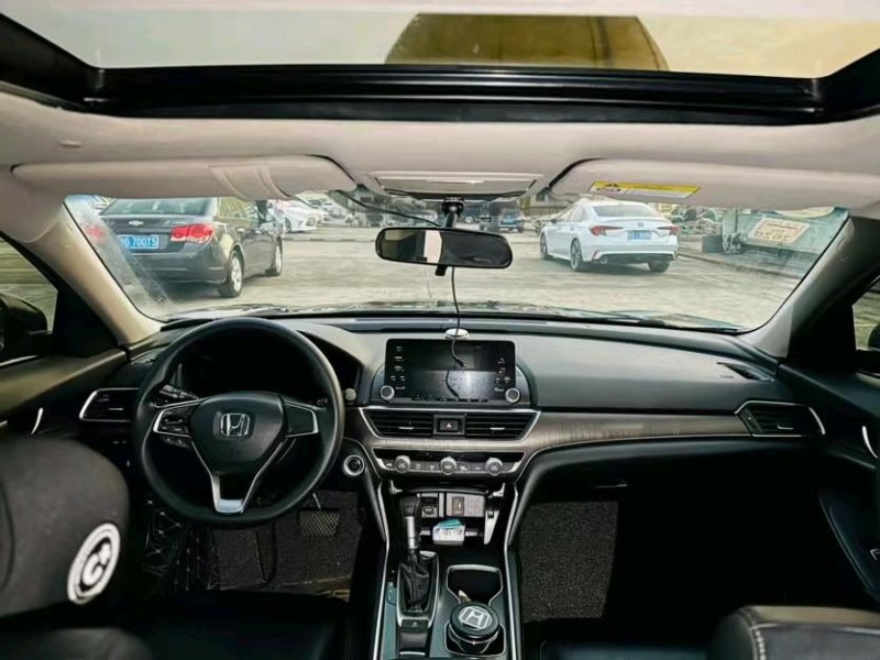 东莞18年本田雅阁4