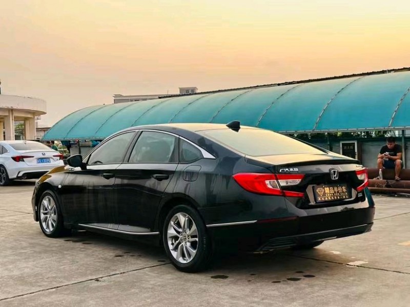 东莞18年本田雅阁1