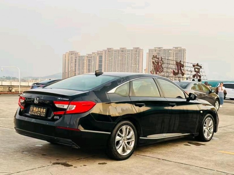 东莞18年本田雅阁2