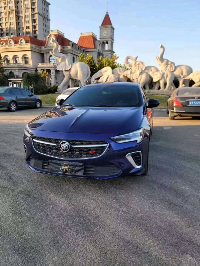 济宁21年别克君威1