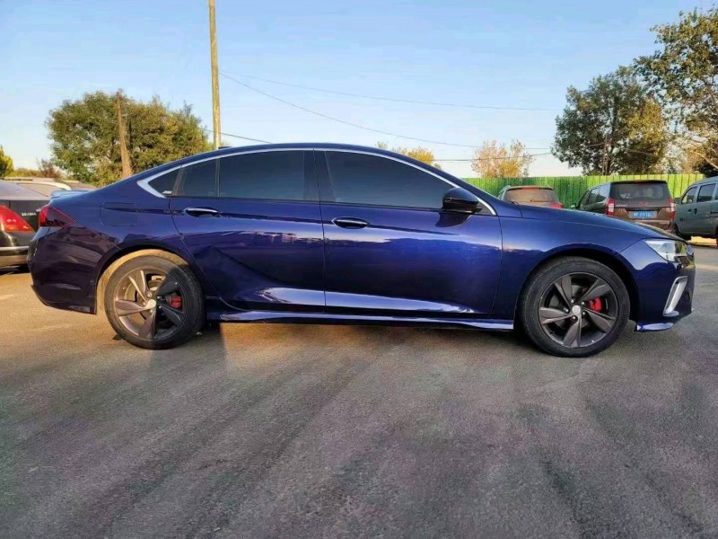 济宁21年别克君威4