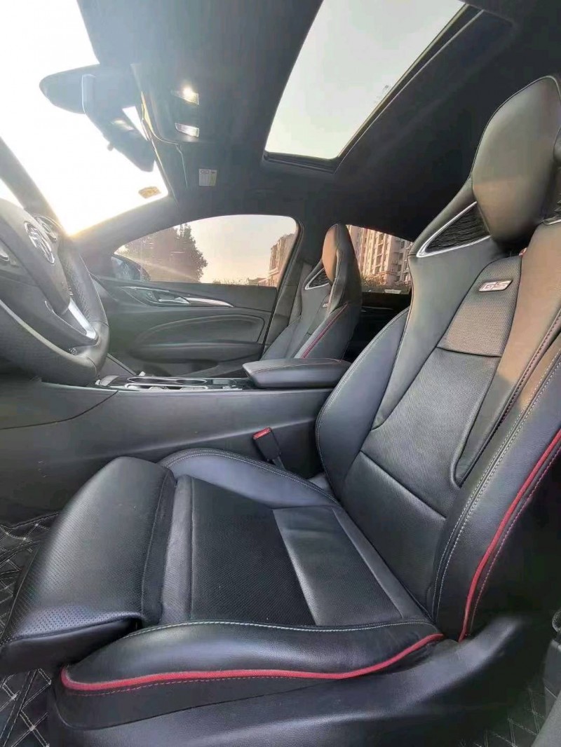 济宁21年别克君威7